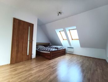 Pronájem domu 120 m², Úvaly