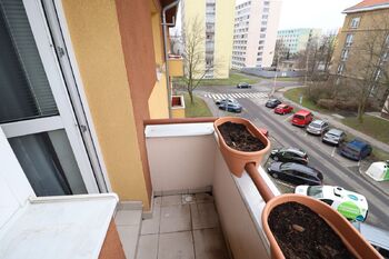 balkon - Prodej bytu 3+1 v osobním vlastnictví 61 m², Kladno