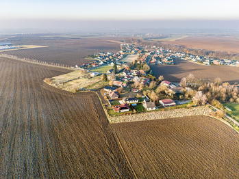 Prodej pozemku 1018 m², Zlatá