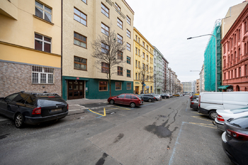 Pohled na dům - Pronájem bytu 1+kk v osobním vlastnictví 16 m², Praha 3 - Žižkov