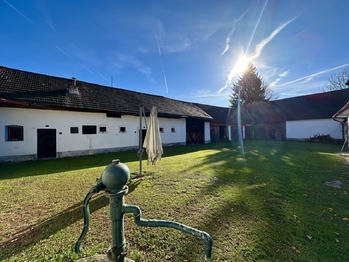 Prodej zemědělského objektu 877 m², Mladošovice