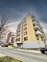 Prodej bytu 3+kk v osobním vlastnictví 68 m², Praha 9 - Čakovice