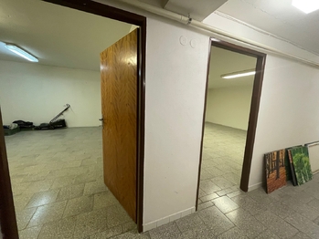 Pronájem obchodních prostor 136 m², Břeclav