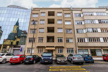 Pohled na dům - Prodej bytu 2+kk v osobním vlastnictví 48 m², Praha 1 - Nové Město