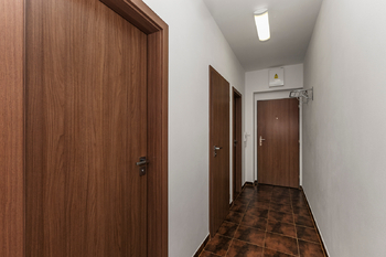 chodba - Prodej bytu 2+kk v osobním vlastnictví 58 m², Pardubice