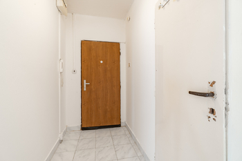 Pronájem bytu 3+1 v osobním vlastnictví 69 m², Praha 8 - Kobylisy