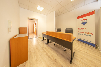 REMAX Centrum - Pronájem kancelářských prostor 198 m², Ostrava