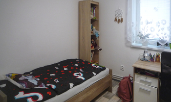 a dětský pokoj, kde stačí když je  - Prodej domu 95 m², Rakovník