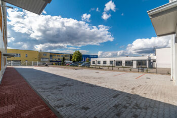 Pronájem skladovacích prostor 816 m², Klecany