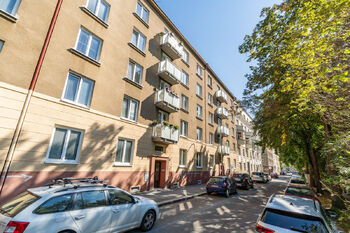 Pronájem bytu 2+1 v družstevním vlastnictví 61 m², Praha 8 - Libeň