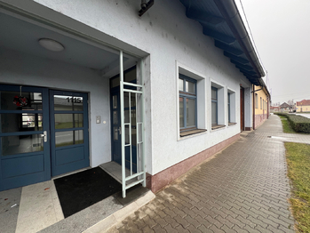 Pronájem obchodních prostor 80 m², Kunovice