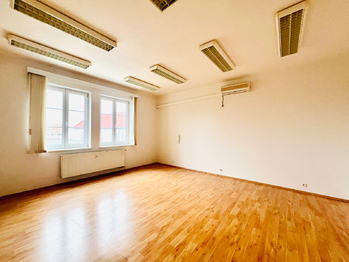 Pronájem kancelářských prostor 30 m², Kyjov