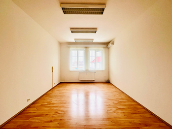 Pronájem kancelářských prostor 27 m², Kyjov