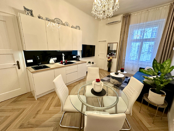 Prodej bytu 2+1 v osobním vlastnictví 84 m², Praha 1 - Staré Město