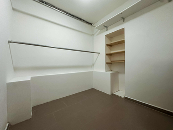 Šatna - Pronájem bytu 3+kk v osobním vlastnictví 78 m², České Budějovice