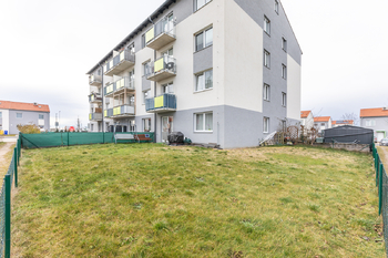 Prodej bytu 3+kk v osobním vlastnictví 57 m², Chýně