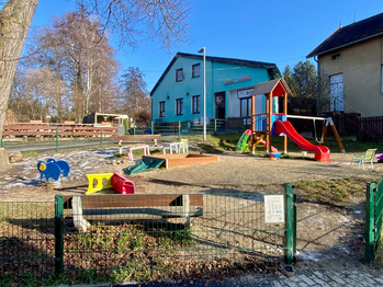 Základní obč. vybavenost - Prodej domu 123 m², Babice