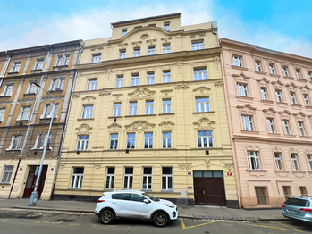 Bytový dům po celkové rekonstrukci - Prodej bytu 2+kk v osobním vlastnictví 44 m², Praha 2 - Nusle 