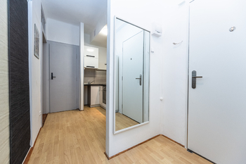 Pronájem bytu 2+kk v družstevním vlastnictví 46 m², Praha 7 - Holešovice