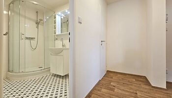 Pronájem bytu 3+1 v osobním vlastnictví 68 m², Praha 8 - Kobylisy