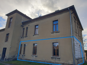 vyznačení bytu na budově - Prodej bytu 2+kk v osobním vlastnictví 49 m², Praha 9 - Čakovice