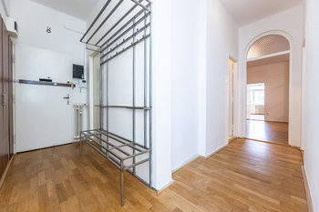 Pronájem bytu 4+1 v osobním vlastnictví 120 m², Praha 5 - Malá Strana