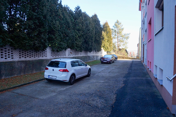 Parkovací místa za domem - Prodej bytu 2+kk v osobním vlastnictví 99 m², Vyškov