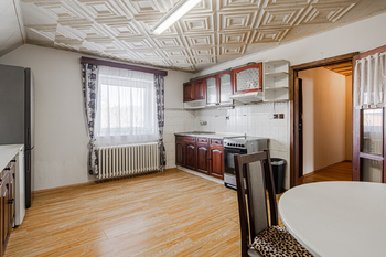 Prodej domu 250 m², Zlonice