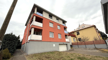 Dům - Prodej bytu 2+kk v osobním vlastnictví 60 m², Praha 9 - Horní Počernice