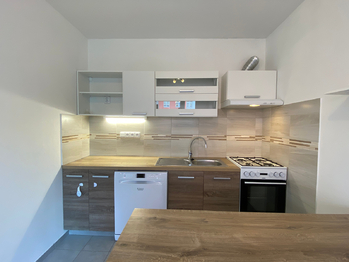 Kuchně  - Pronájem bytu 3+1 v osobním vlastnictví 75 m², Praha 8 - Libeň