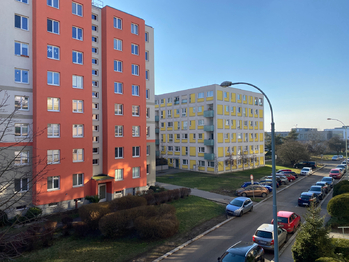 Výhled - Pronájem bytu 3+1 v osobním vlastnictví 75 m², Praha 8 - Libeň