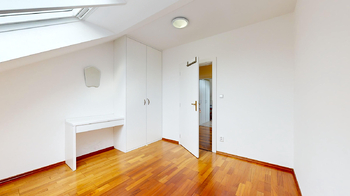 Pokoj - Prodej domu 435 m², Praha 9 - Horní Počernice