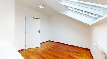 Pokoj - Prodej domu 435 m², Praha 9 - Horní Počernice