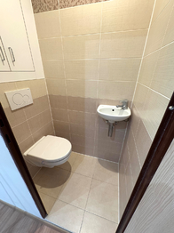 samostatné WC - Pronájem bytu 2+1 v osobním vlastnictví 58 m², Plzeň