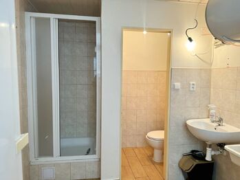 Pronájem obchodních prostor 16 m², Karlovy Vary