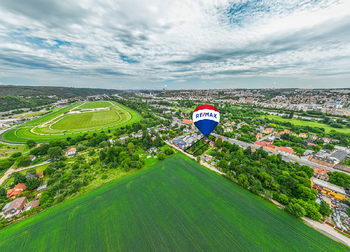 Prodej pozemku 1375 m², Praha 5 - Lahovice
