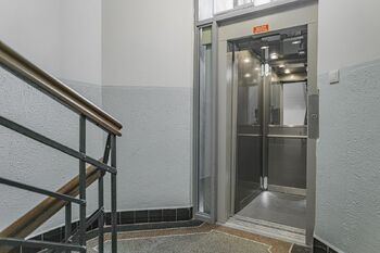 Výtah bytového domu - Pronájem bytu 3+kk v osobním vlastnictví 80 m², Praha 6 - Bubeneč