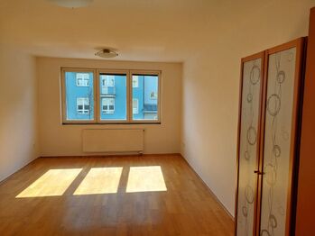 Pronájem bytu 1+kk v osobním vlastnictví 35 m², Praha 4 - Kunratice