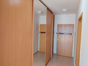 Pronájem bytu 1+kk v osobním vlastnictví 35 m², Praha 4 - Kunratice