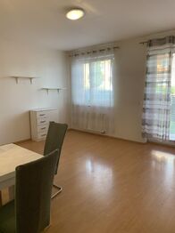 Pronájem bytu 1+kk v osobním vlastnictví 40 m², Praha 9 - Kyje