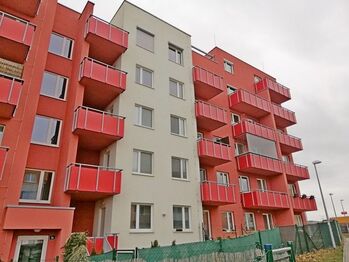 Pronájem bytu 1+kk v osobním vlastnictví 40 m², Praha 9 - Kyje