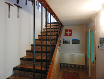 Schodiště do patra - Prodej domu 165 m², Jesenice