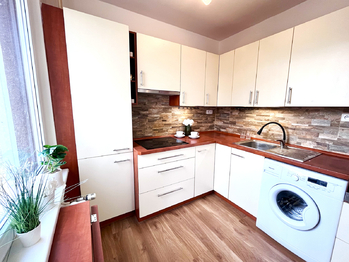 Pronájem bytu 2+1 v družstevním vlastnictví 54 m², Praha 9 - Prosek