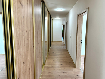 Prodej domu 123 m², Praha 9 - Hostavice