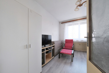 Dolní byt pokoj 3 - Prodej domu 150 m², Úžice