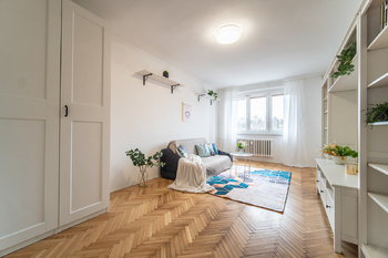 Obývací pokoj - Prodej bytu 3+1 v osobním vlastnictví 66 m², Český Brod