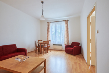 1.NP - ložnice 1 - Prodej domu 171 m², Praha 10 - Hostivař