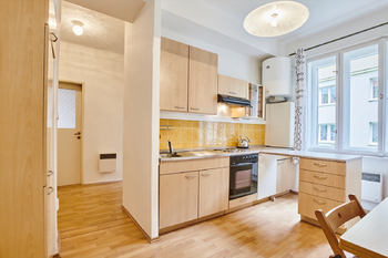 1.NP - kuchyň - Prodej domu 171 m², Praha 10 - Hostivař