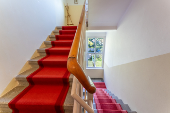 centrální chodba - Prodej domu 171 m², Praha 10 - Hostivař