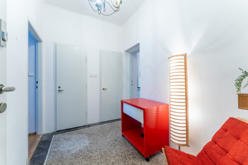 2.NP - předsíň - Prodej domu 171 m², Praha 10 - Hostivař